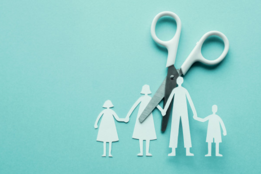 Scissors separating family
